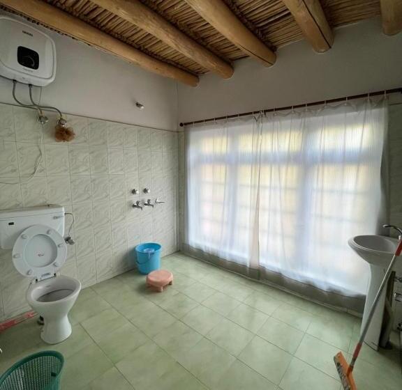 חדר דלוקס, Napishu Guest House