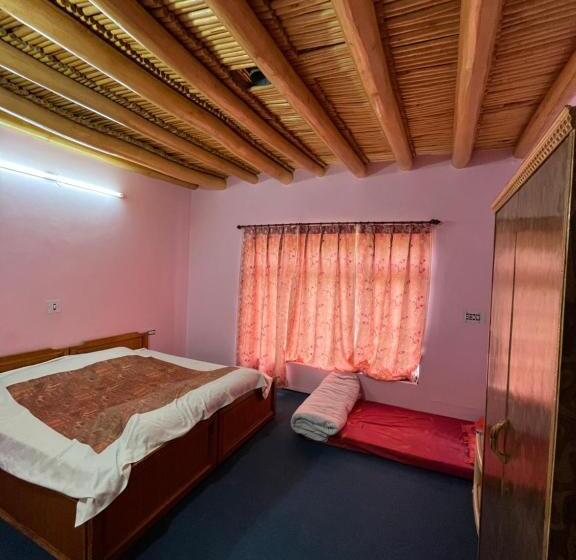 Quarto Economy, Napishu Guest House