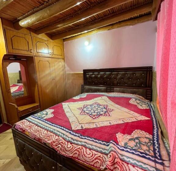 חדר אקונומי, Napishu Guest House