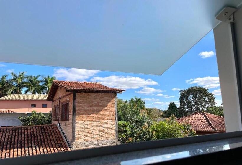 Quarto Superior, Pouso Das Flores