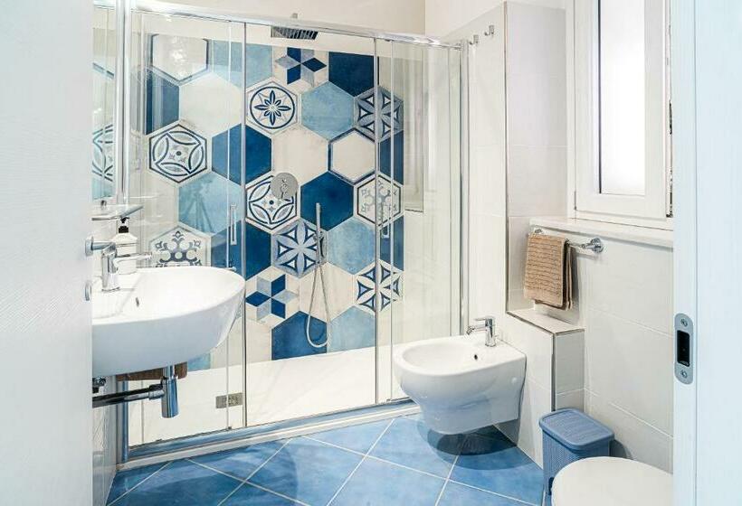 スタンダードルーム, Un Posto Al Mare