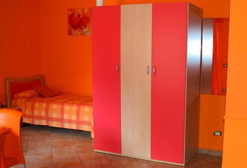 غرفة ديلوكس ثلاثية, Al Chiaro Di Luna