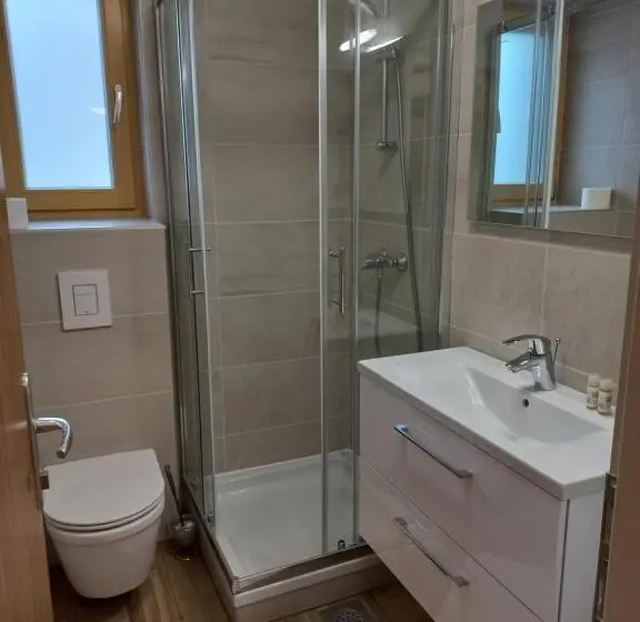 Standard room with outdoor bath, Sobe Levc