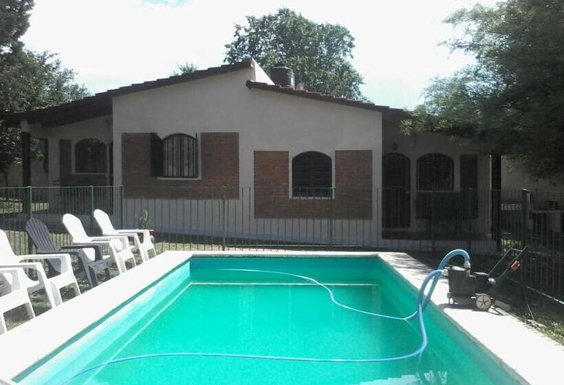 샬레, La Casa De Ana