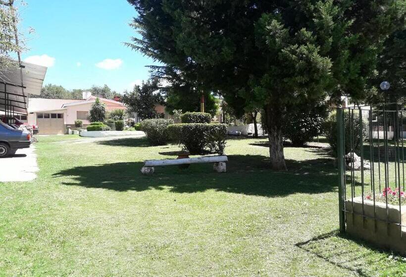 غرفة عائلية, La Casa De Ana