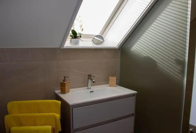 اتاق استاندارد, Rooms Močilnik