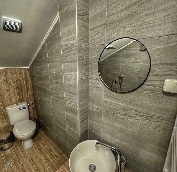 스탠다드 룸, The Secret Garden