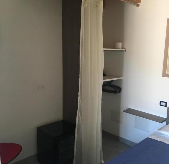 חדר דלוקס לשלושה, B&b Pan Di Zucchero