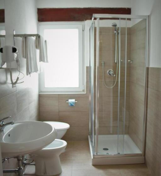 חדר קומפורט, Li Piri