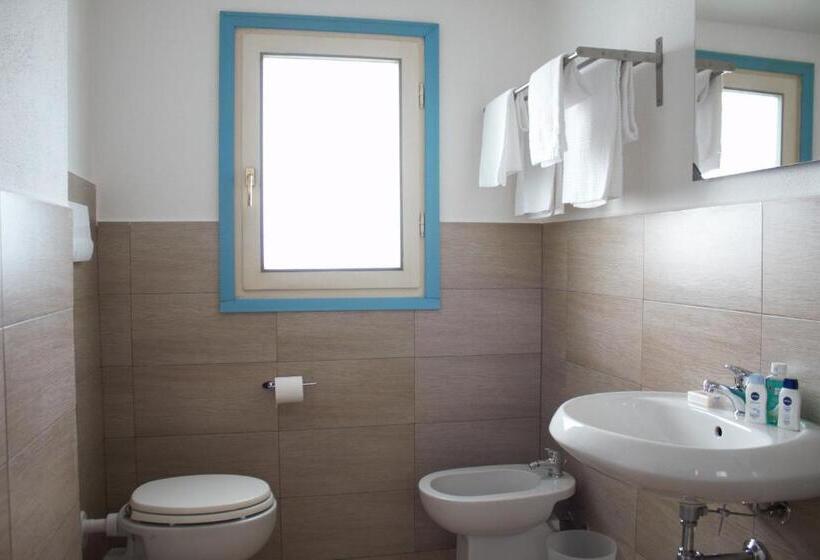 חדר דלוקס, Li Piri