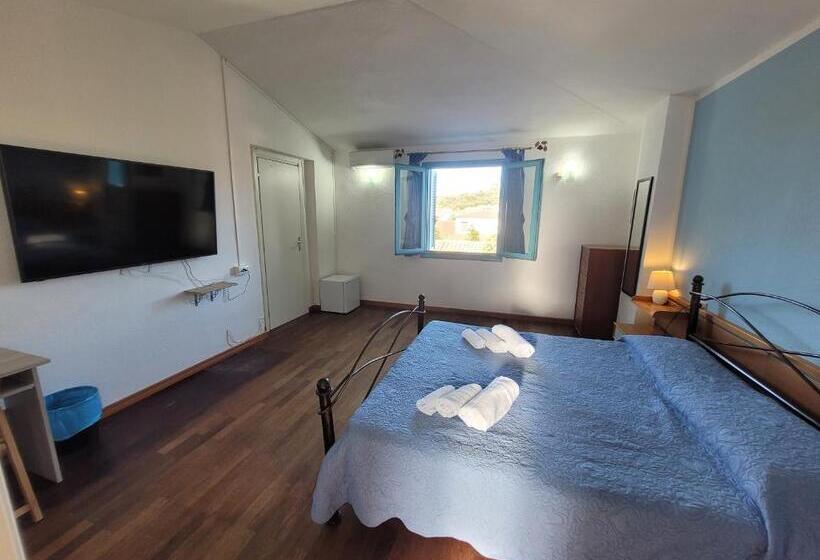 חדר סטנדרט, Li Piri