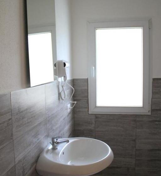 חדר סטנדרט נוף לגינה, Li Piri