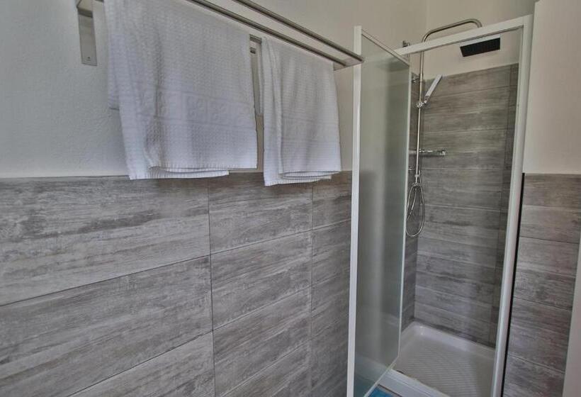 חדר סטנדרט נוף לגינה, Li Piri