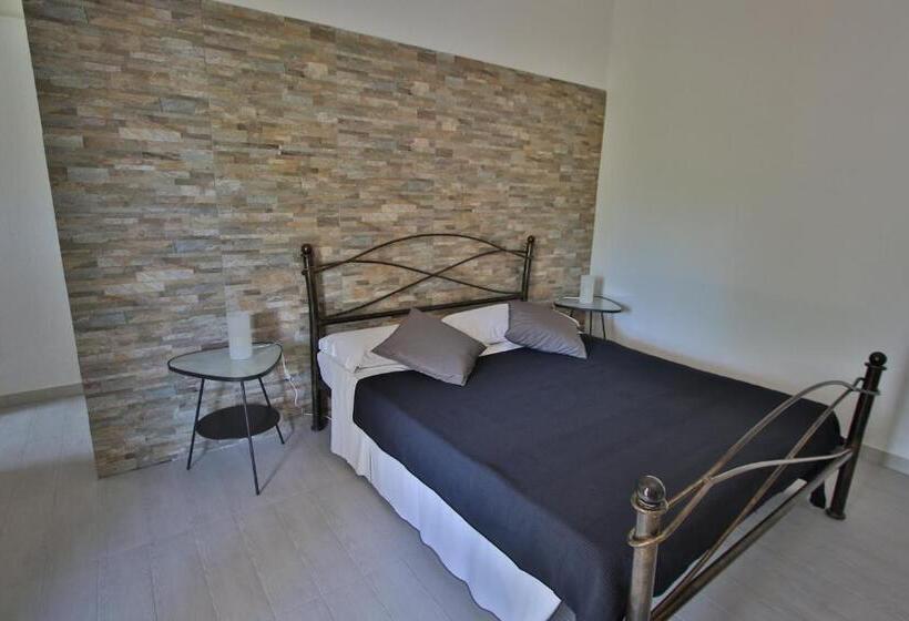 חדר סטנדרט נוף לגינה, Li Piri