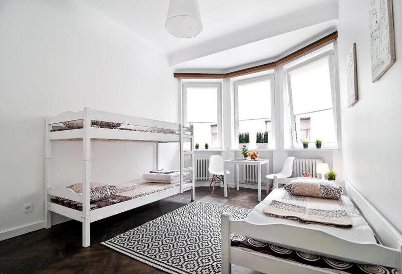 غرفة قياسية رباعية حمام مشترك, Extra Hostel Easy Kaunas