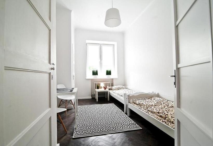 غرفة قياسية رباعية حمام مشترك, Extra Hostel Easy Kaunas