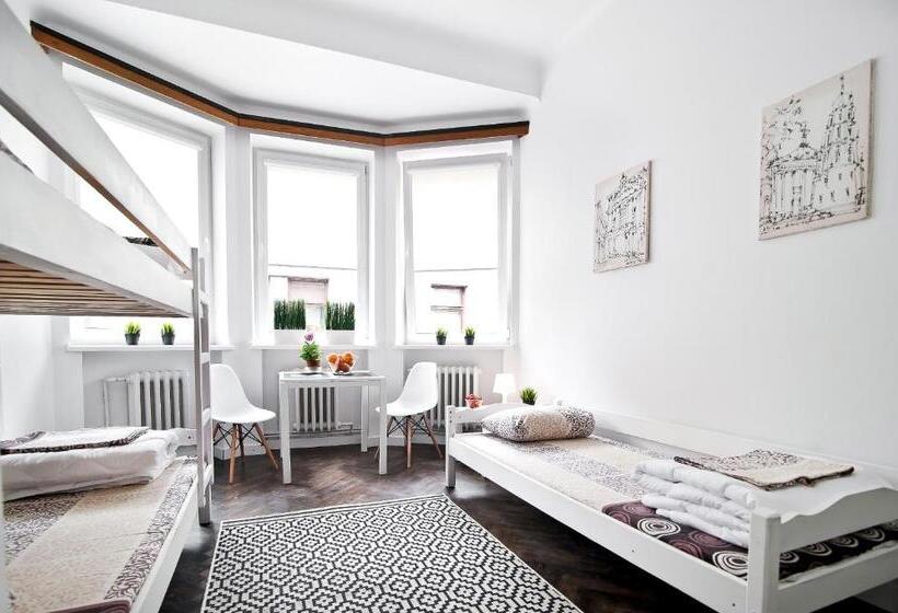 غرفة قياسية رباعية حمام مشترك, Extra Hostel Easy Kaunas