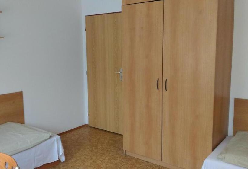 Quarto Estandar Banheiro Compartilhado, Hostel Strahov