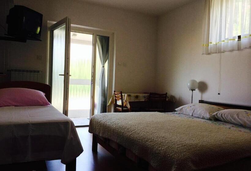 اتاق استاندارد سه نفره, Tourist Rooms Sajovic