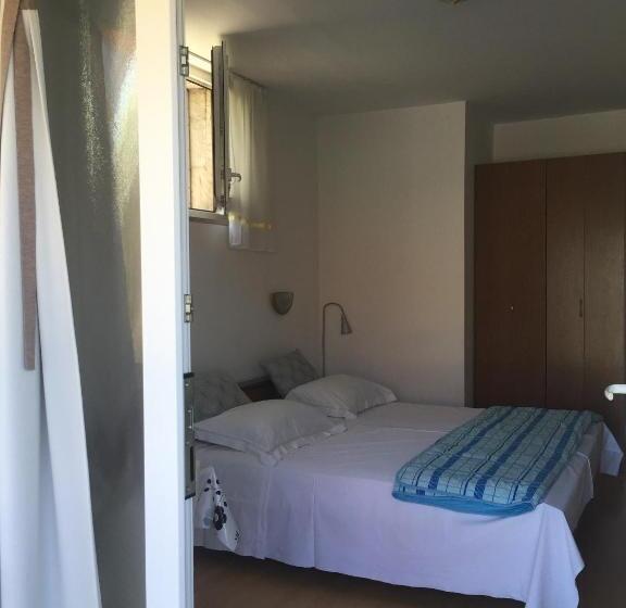 اتاق استاندارد سه نفره, Tourist Rooms Sajovic