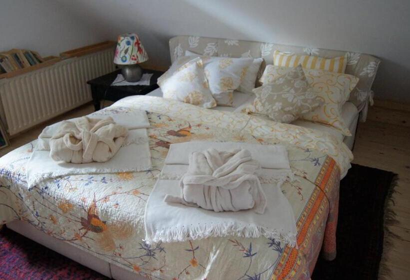 Номер Стандарт, Rosindell Cottage