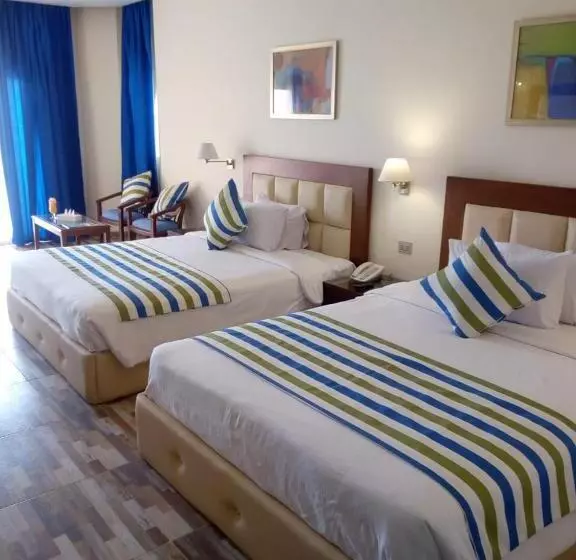 اتاق اساندارد با چشمانداز جانبی به دریا, Dome Marina Hotel & Resort Ain Sokhna