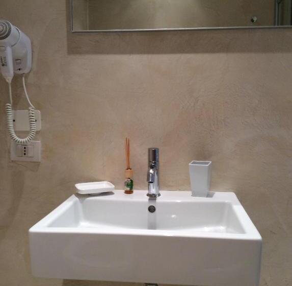 חדר משפחתי, 15.92