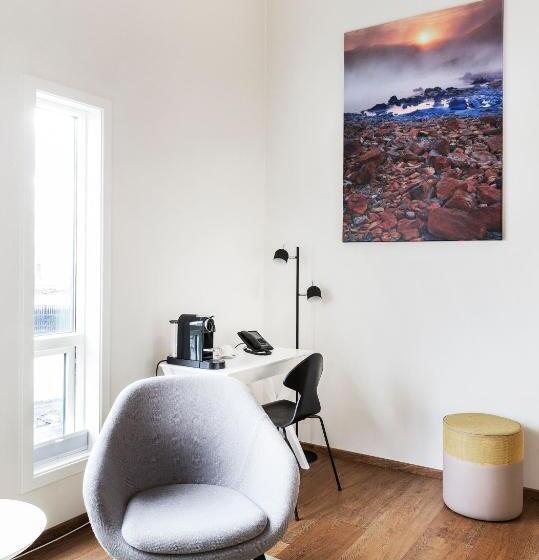 سوییت, Berg By Keflavik Airport