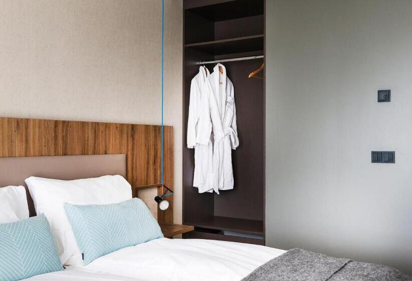 اتاق سوپریور, Berg By Keflavik Airport