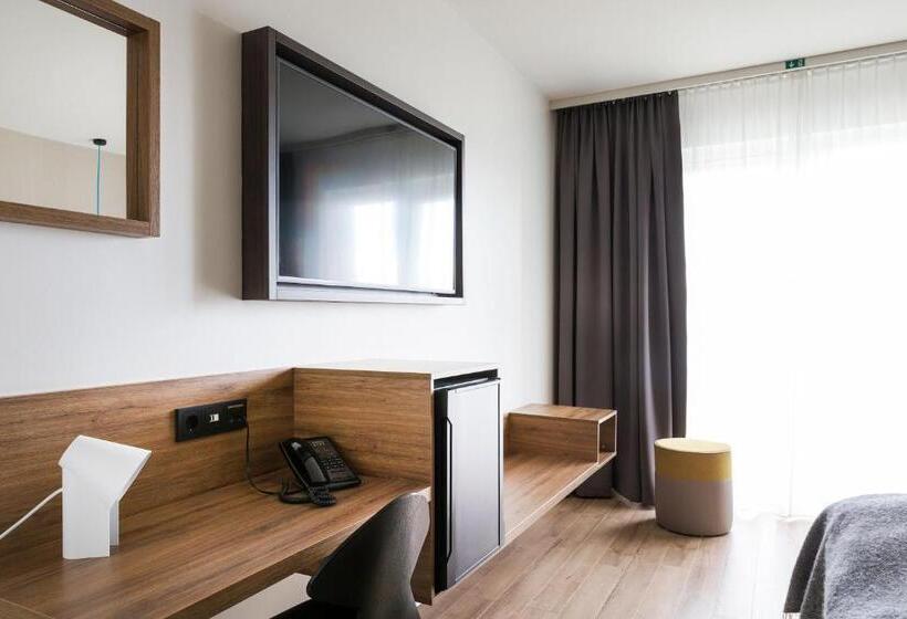 اتاق سوپریور, Berg By Keflavik Airport