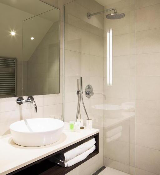 اتاق سوپریور, Berg By Keflavik Airport