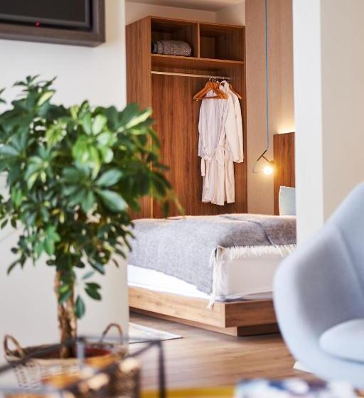 سوییت, Berg By Keflavik Airport