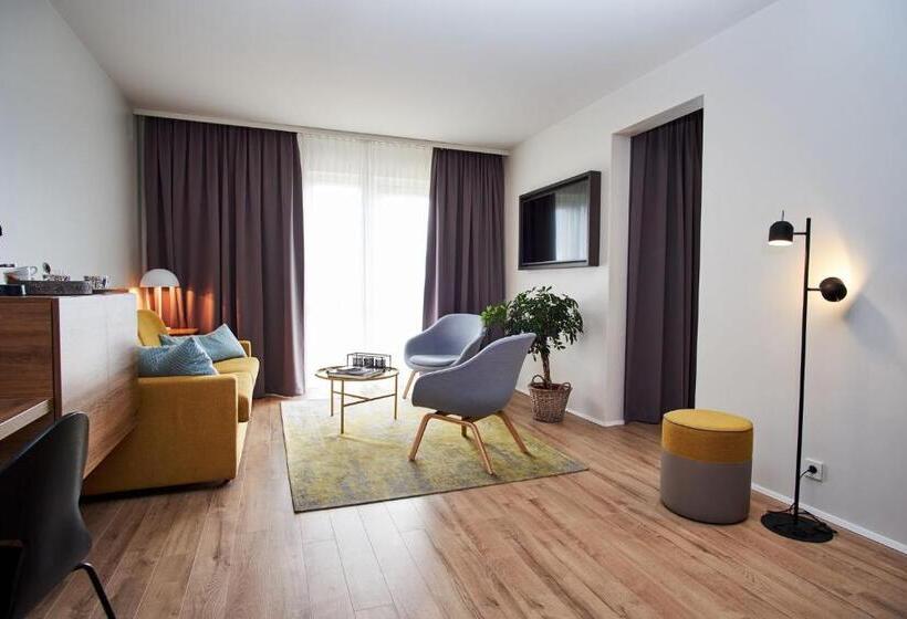 سوییت, Berg By Keflavik Airport