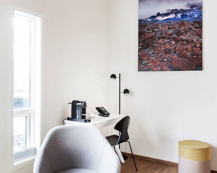 سوییت, Berg By Keflavik Airport