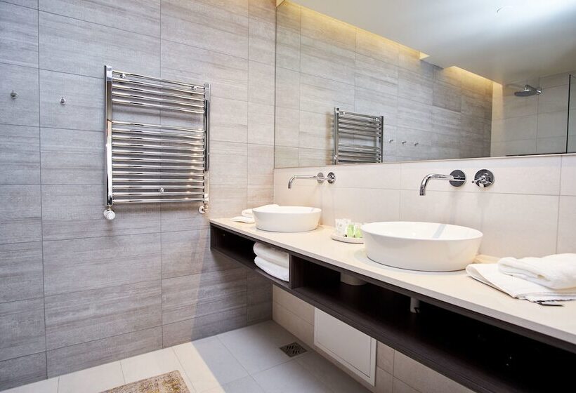 سوییت, Berg By Keflavik Airport