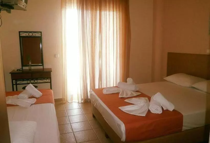 Standard Kolmen Hengen Huone, Dafnes Rooms