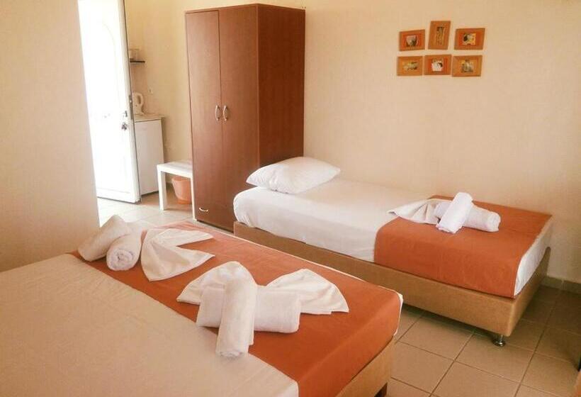 Номер Стандарт Трехместный, Dafnes Rooms
