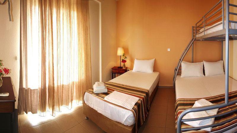 חדר סטנדרט לארבעה, Dafnes Rooms