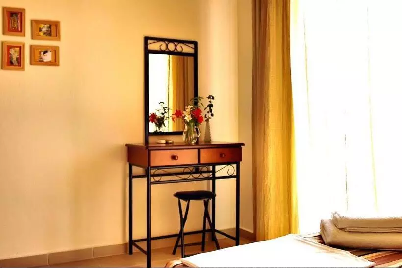 Standard Neljän Hengen Huone, Dafnes Rooms