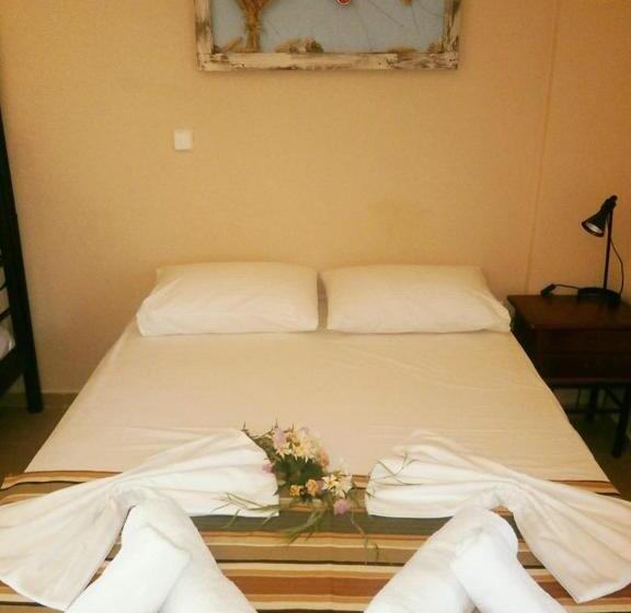 Четырехместный Номер Стандарт, Dafnes Rooms