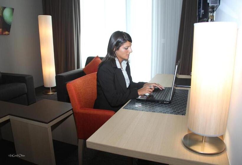 חדר סטנדרט, De La Source