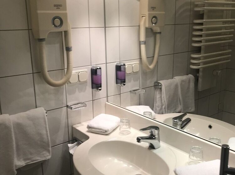 Номер Стандарт, Hungerkamp