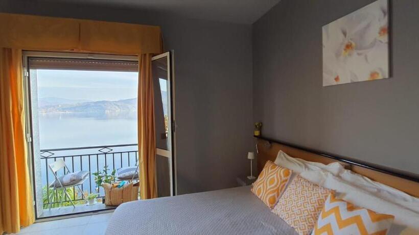 스탠다드 룸 호수 전망, La Rondinella