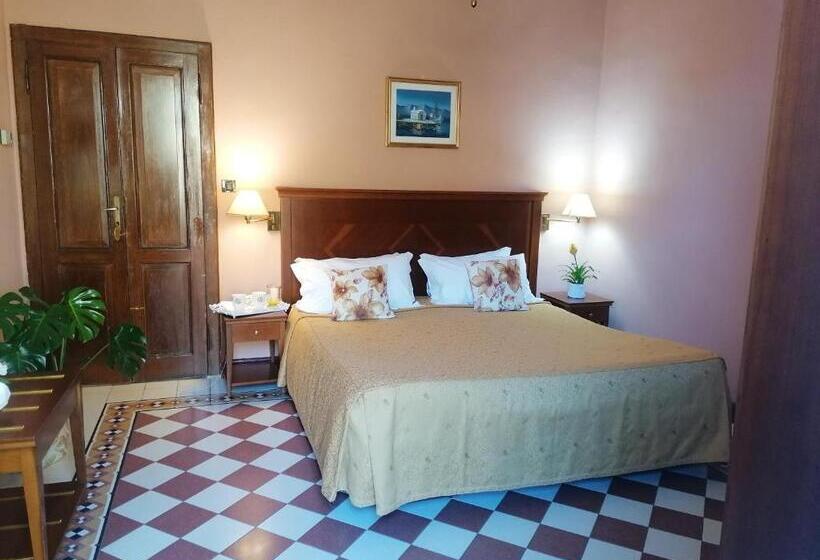 스탠다드 전망 룸, La Rondinella