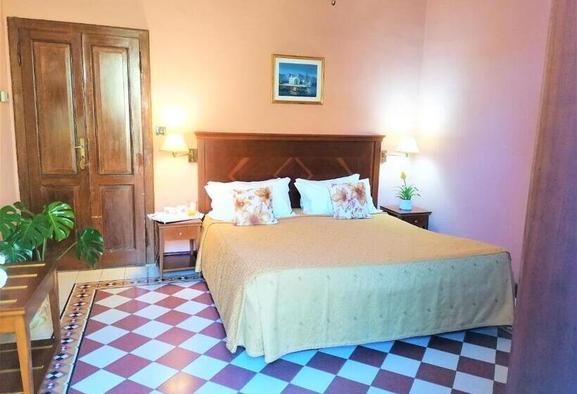 스탠다드 전망 룸, La Rondinella