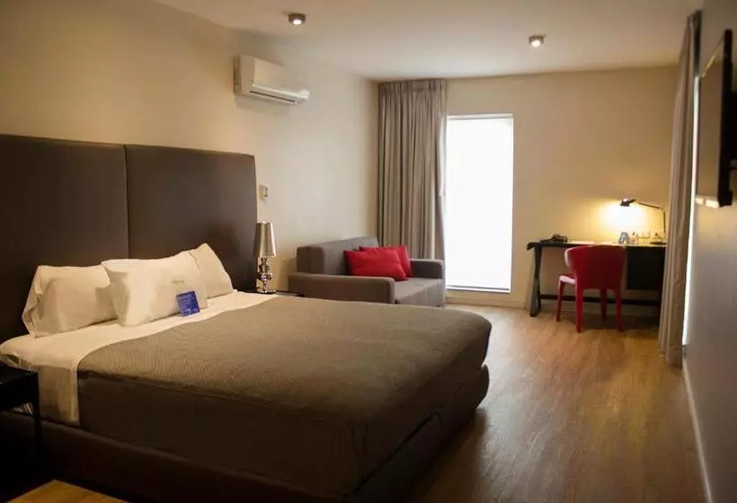 デラックストリプルルーム, Regency Way Montevideo