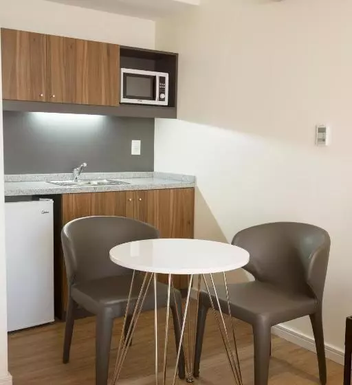 エクゼクティブルーム, Regency Way Montevideo