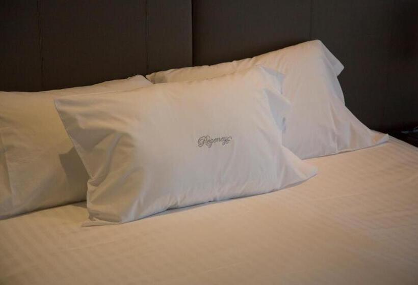 Номер Стандарт, Regency Way Montevideo
