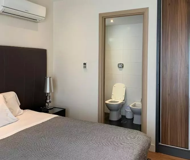 スイート, Regency Way Montevideo