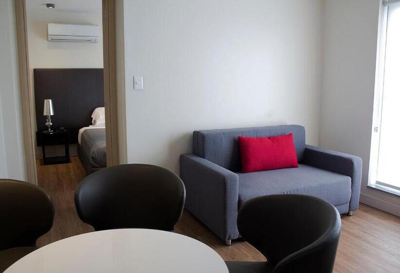 سوییت, Regency Way Montevideo